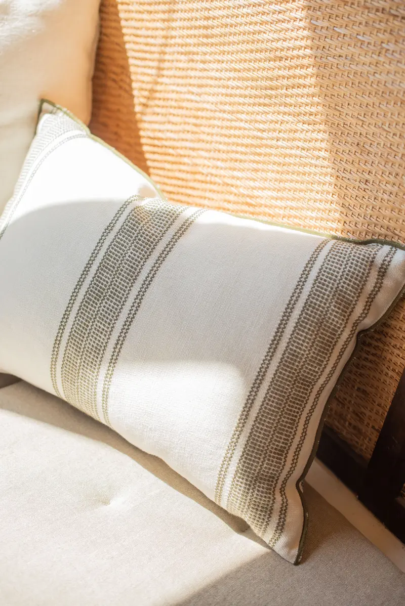 Cojín Artesano Raya Verde Oliva
