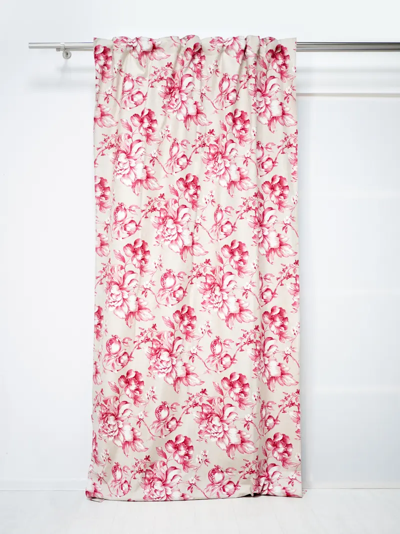 Cortina estampada Floral con motivo clásico