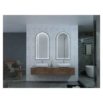 Espejo tipo capilla con marco de aluminio en acabado negro mate y luz perimetral de LedImex