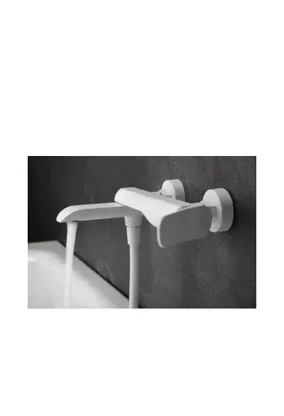 Grifería monomando para bañera y ducha hecha de latón con acabado blanco mate Dinamarca de Imex