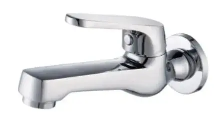 Grifo de lavabo a pared hecho de latón con acabado cromado One Källa
