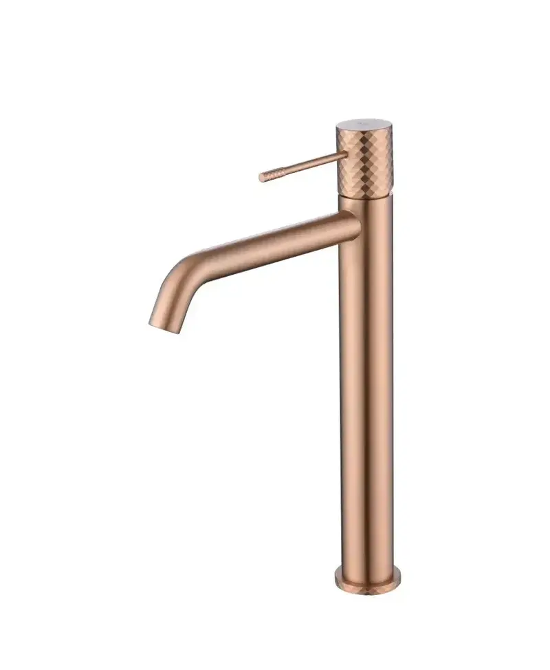 Grifo monomando con caño alto para lavabo hecho de latón con acabado oro rosa cepillado Genova de Imex