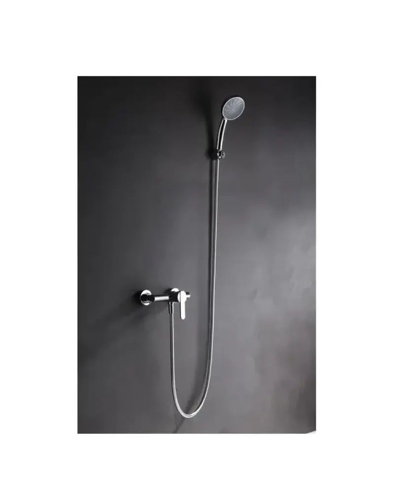 Grifo monomando con flexo para ducha fabricado en latón con un acabado cromado Roma de Imex