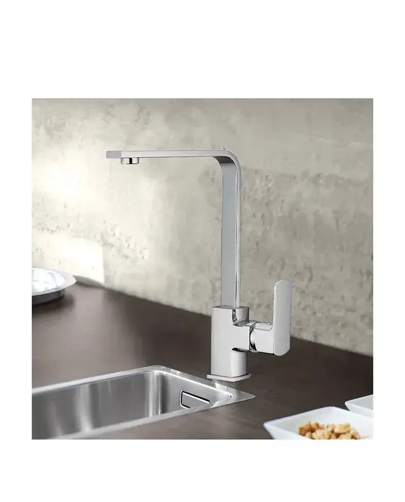 Grifo monomando de cocina fabricado en latón con un acabado cromado de 207 mm Quadra de GME