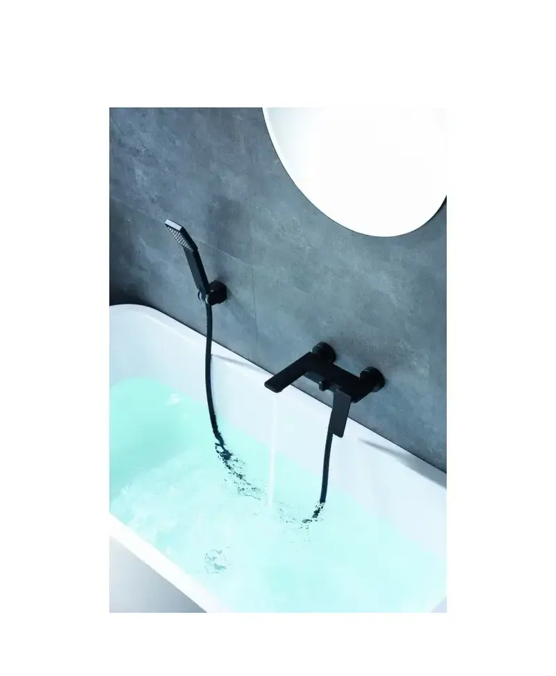 Grifo monomando para bañera o ducha empotrable con un acabado negro mate Fiyi de Imex