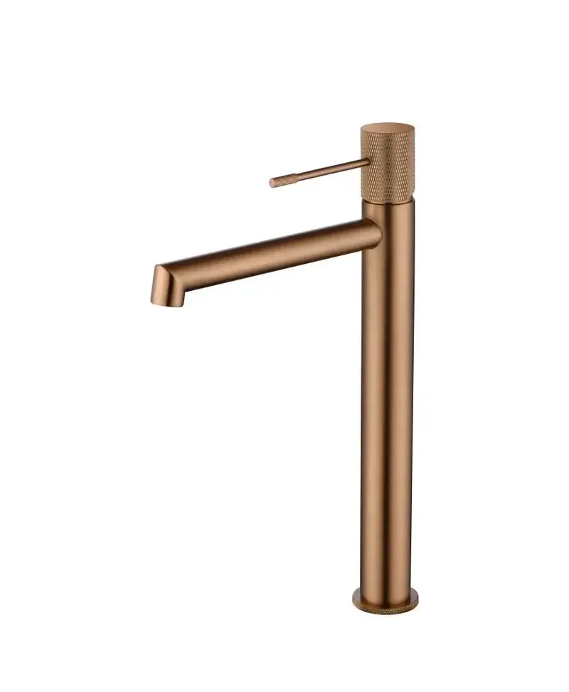 Grifo monomando para lavabo con caño alto hecho de latón con acabado oro rosa cepillado Line de Imex
