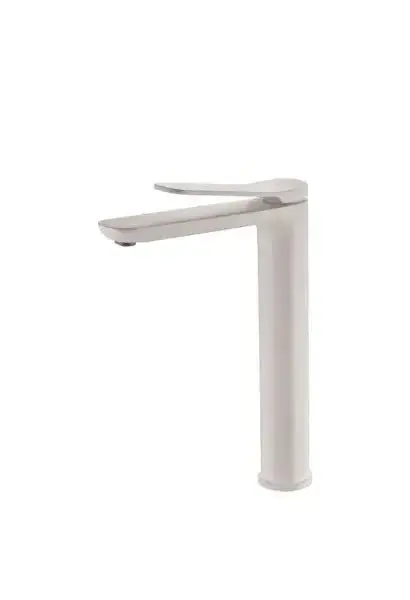 Grifo monomando para lavabo con un diseño alto de acabado blanco mate Dinamarca de Imex