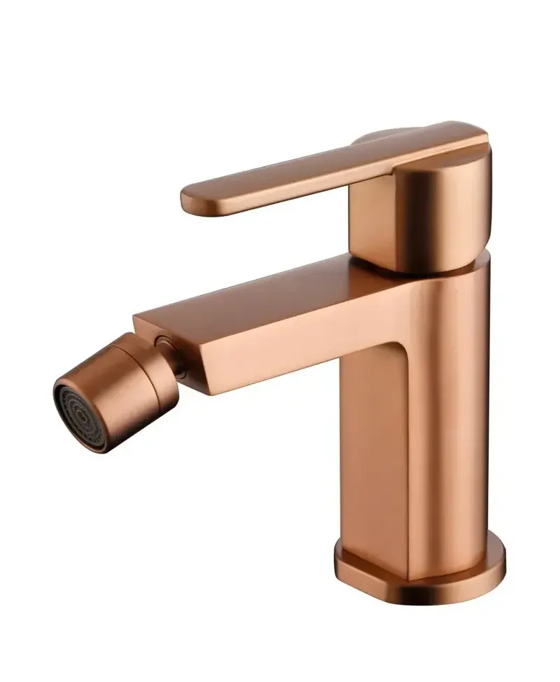 Grifo monomando sobre repisa para bidé hecho de latón con acabado oro rosa cepillado Roma de Imex