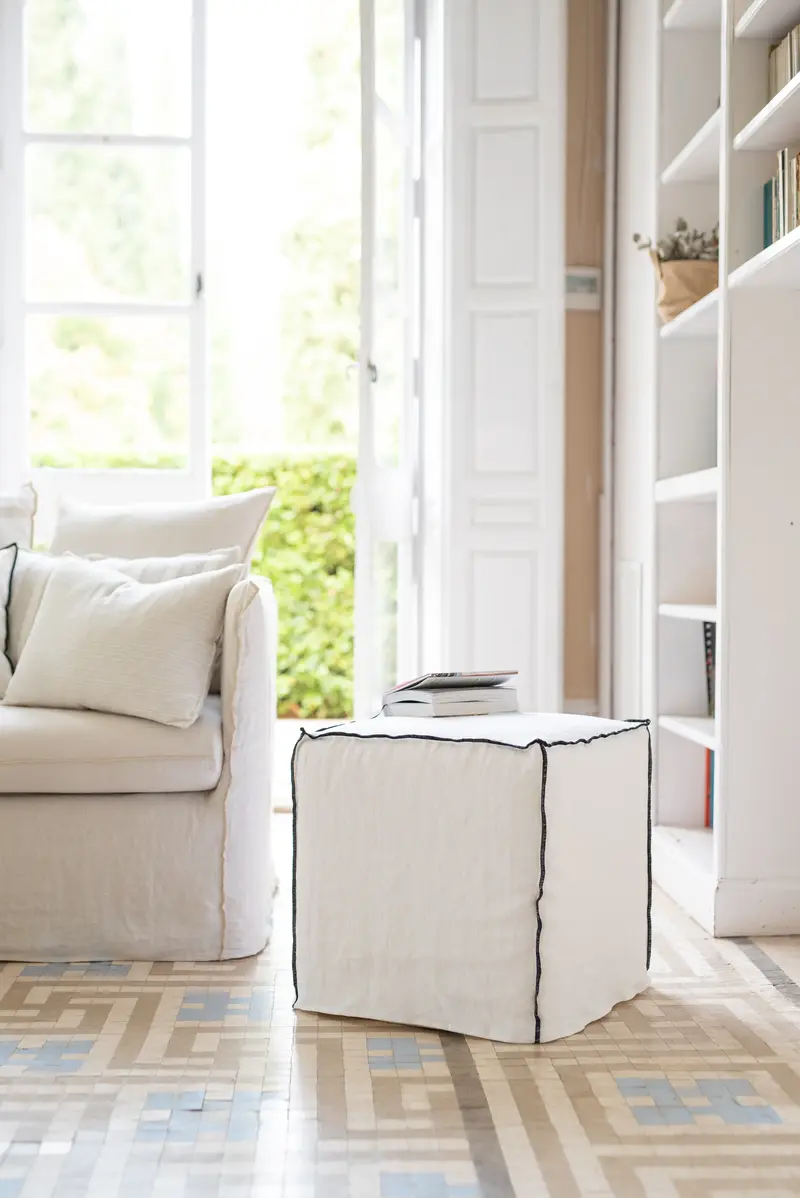 Pouf Artesano Lino Blanco Hilatura Negra