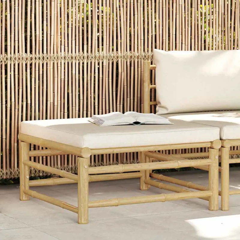 Reposapiés de jardín bambú con cojín blanco crema