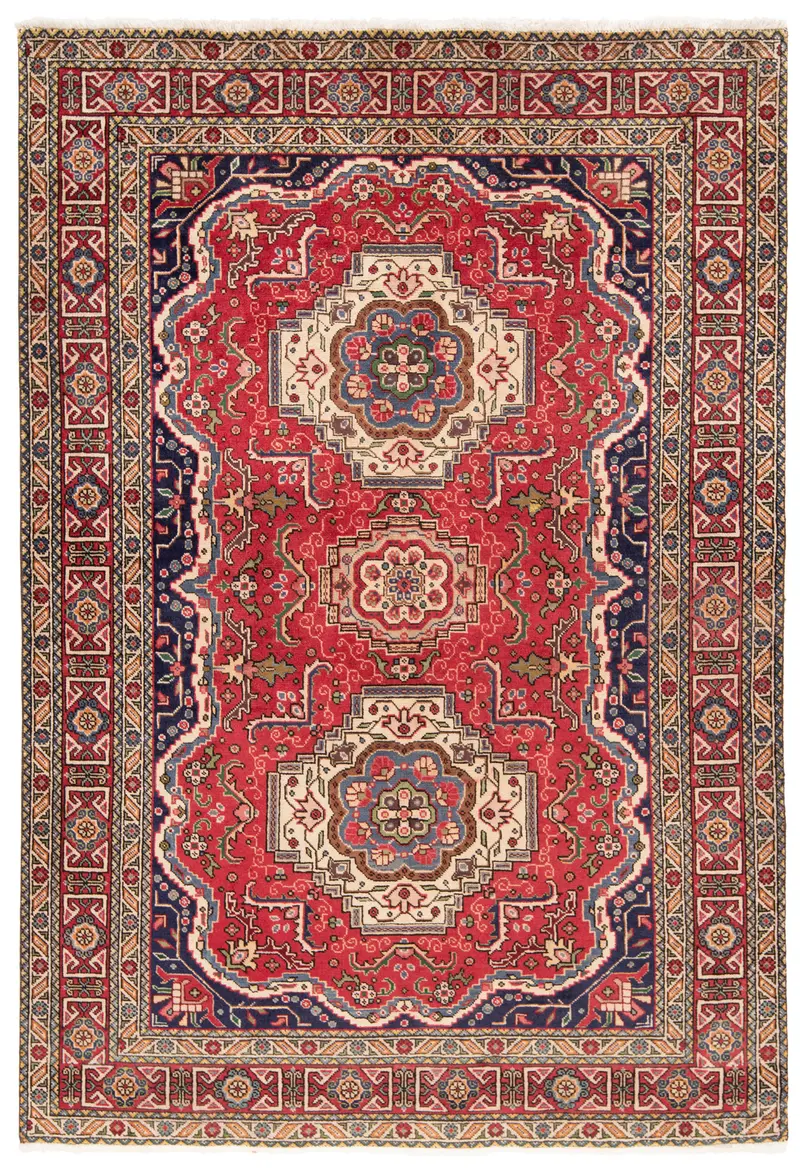 Tabriz Persian Rug | 198 x 136 cm