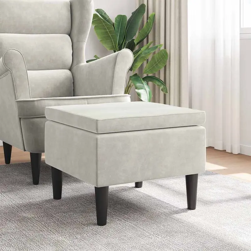 Taburete con patas de madera y terciopelo color crema